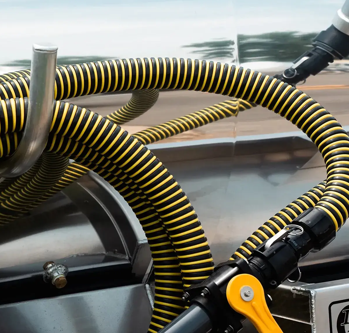 industrial-tanker-hoses-connectors-control-panel