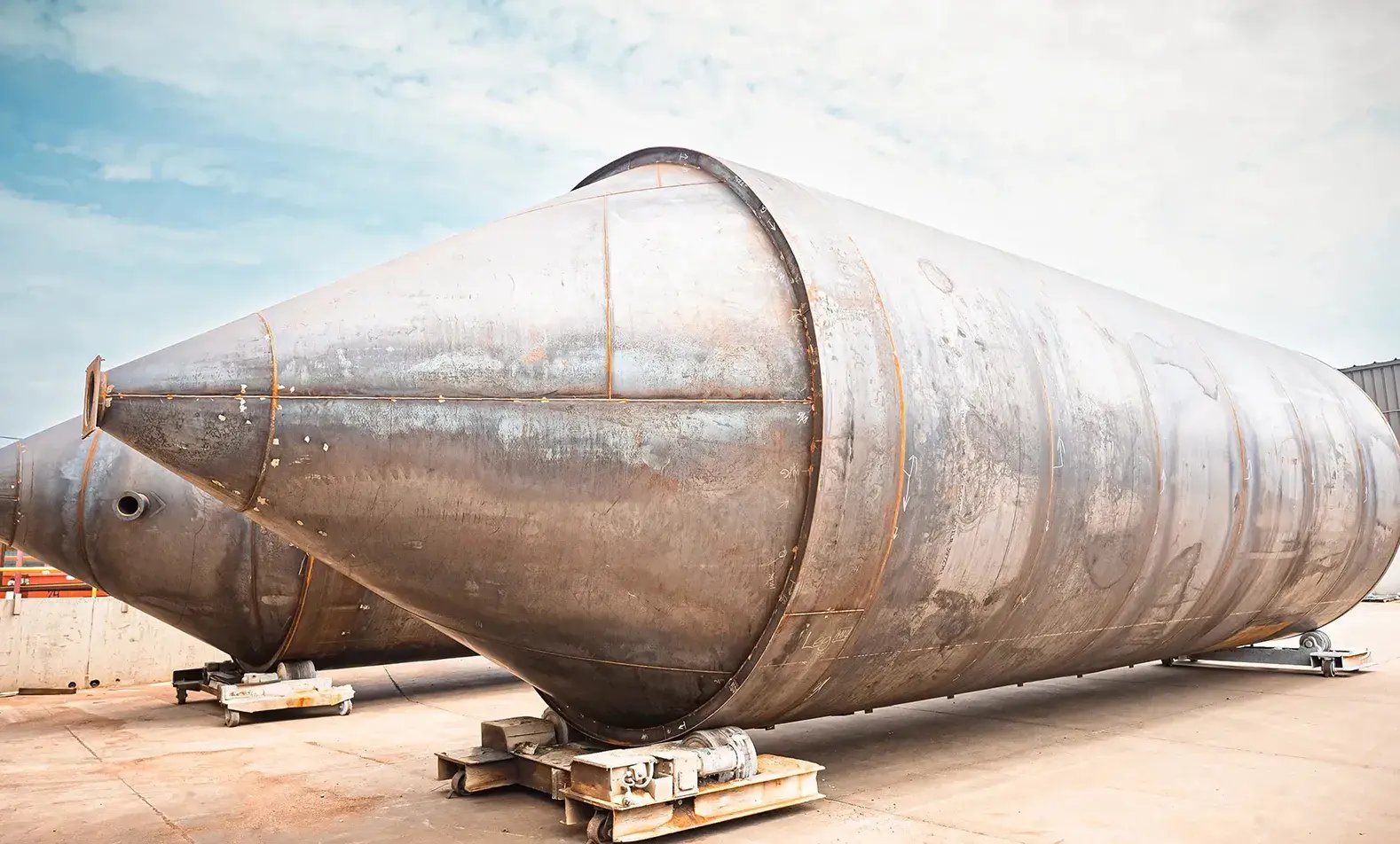 large-industrial-metal-tanks-outdoor-fabrication